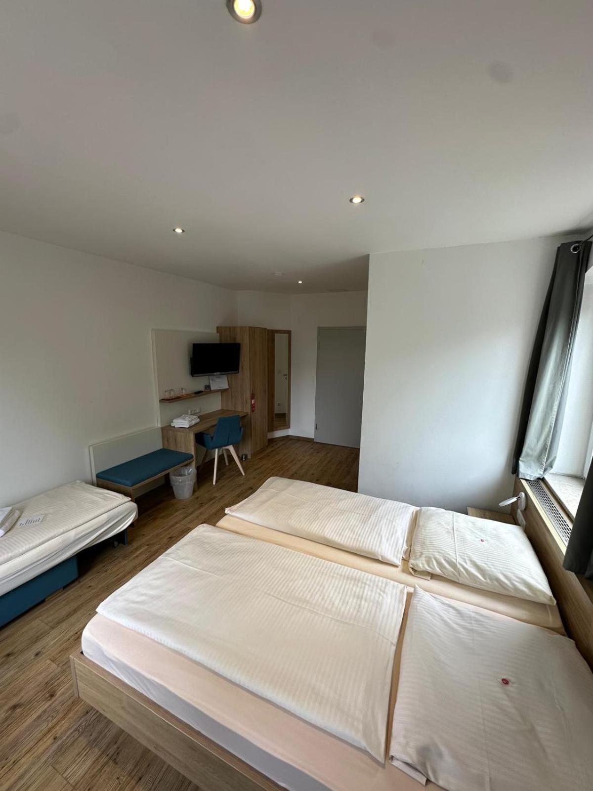 Gasthaus - Hotel Neue Post Meitingen Luaran gambar