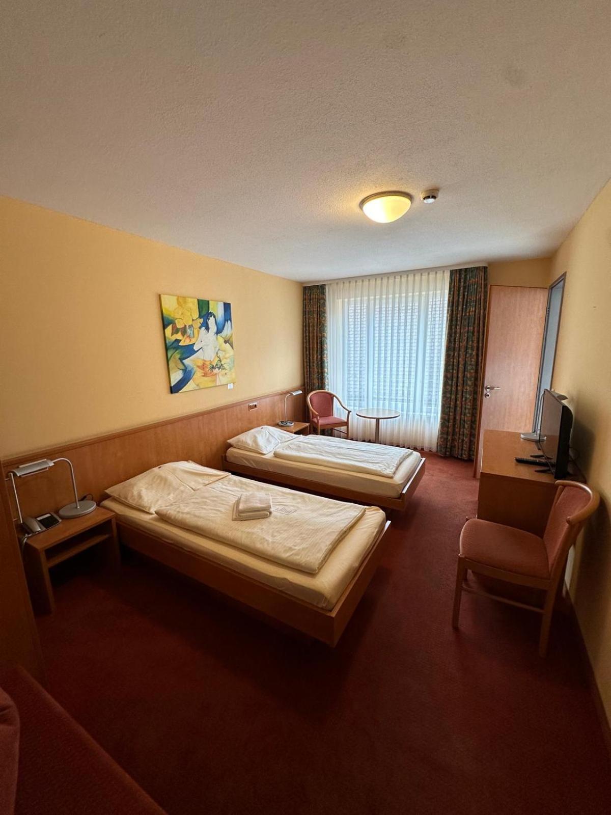 Gasthaus - Hotel Neue Post Meitingen Luaran gambar