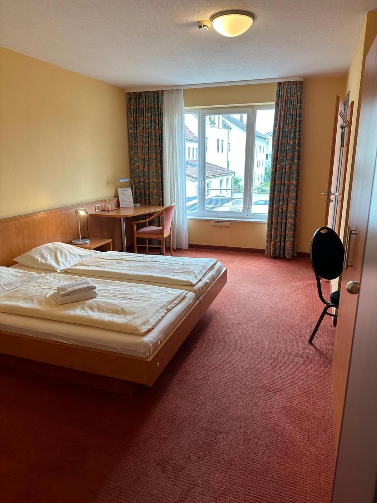 Gasthaus - Hotel Neue Post Meitingen Luaran gambar